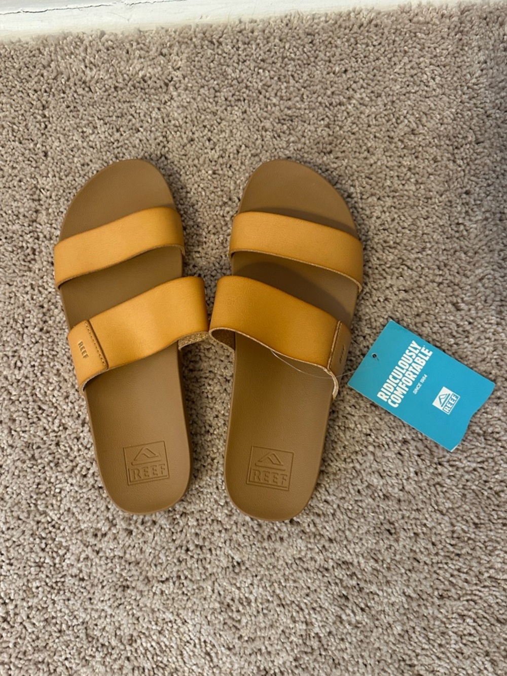 Reef Cushion Vista Slide Sandals in Tan